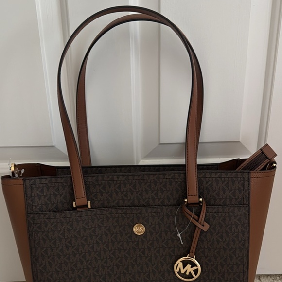 Michael Kors Tote Bag - Picture 1 of 1